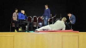 Hópurinn á æfingu með Stjána þegar hann var fótbrotinn