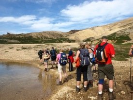 Á göngu á Víknaslóðum - Við Urðarhólavatn