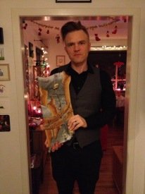 Jónas okkar Sigurðsson kampakátur með gjöfina frá Borgfirðingum