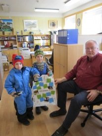 Jón sveitarstjóri með Jónatani Smára  og Ronju Viktoríu