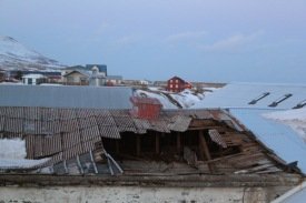 Þakið á gamla frystihúsinu, eða restin af því