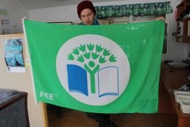 Fáninn eftir viðgerð