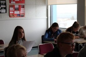 Nanna að æfa sig í japönsku