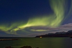 Horft yfir fjörðinn