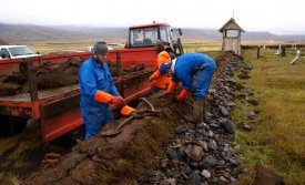 Endurbætur í kirkjugarðinum