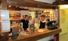 Starfsfólk Álfacafé á góðri stund sumarið 2012