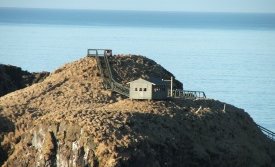 Hús rís uppí Hafnarhólma