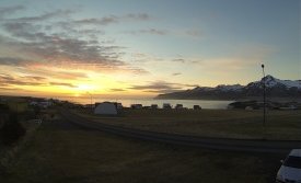 Miðnætursólin á Borgarfirði í nótt