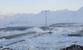 Brim við garðinn 30. nóv. 2011 kl. 12:45