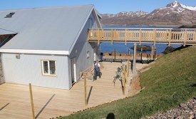 Glæsilegur sólpallur að rísa við Blábjörg