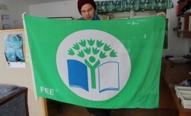 Fáninn eftir viðgerð