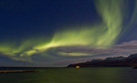 Horft yfir fjörðinn